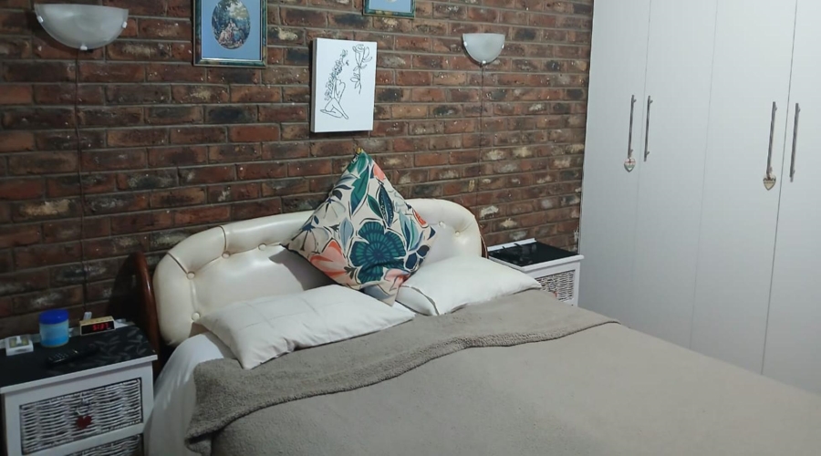 6 Bedroom Property for Sale in Parys Free State